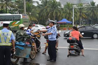媒评环海南岛摩旅遭遇民警私家车逼停事件分析